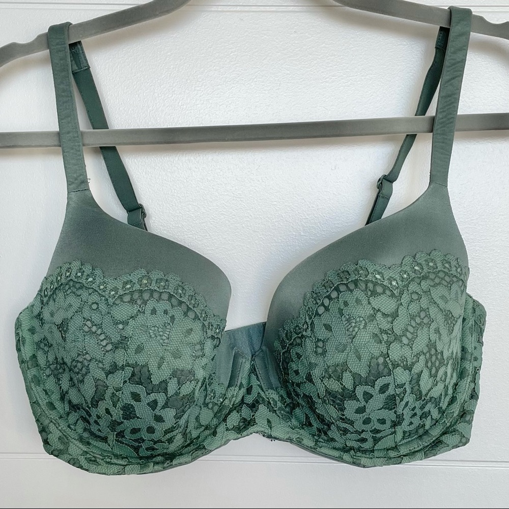 36DD Victoria’s Secret lined demi bra